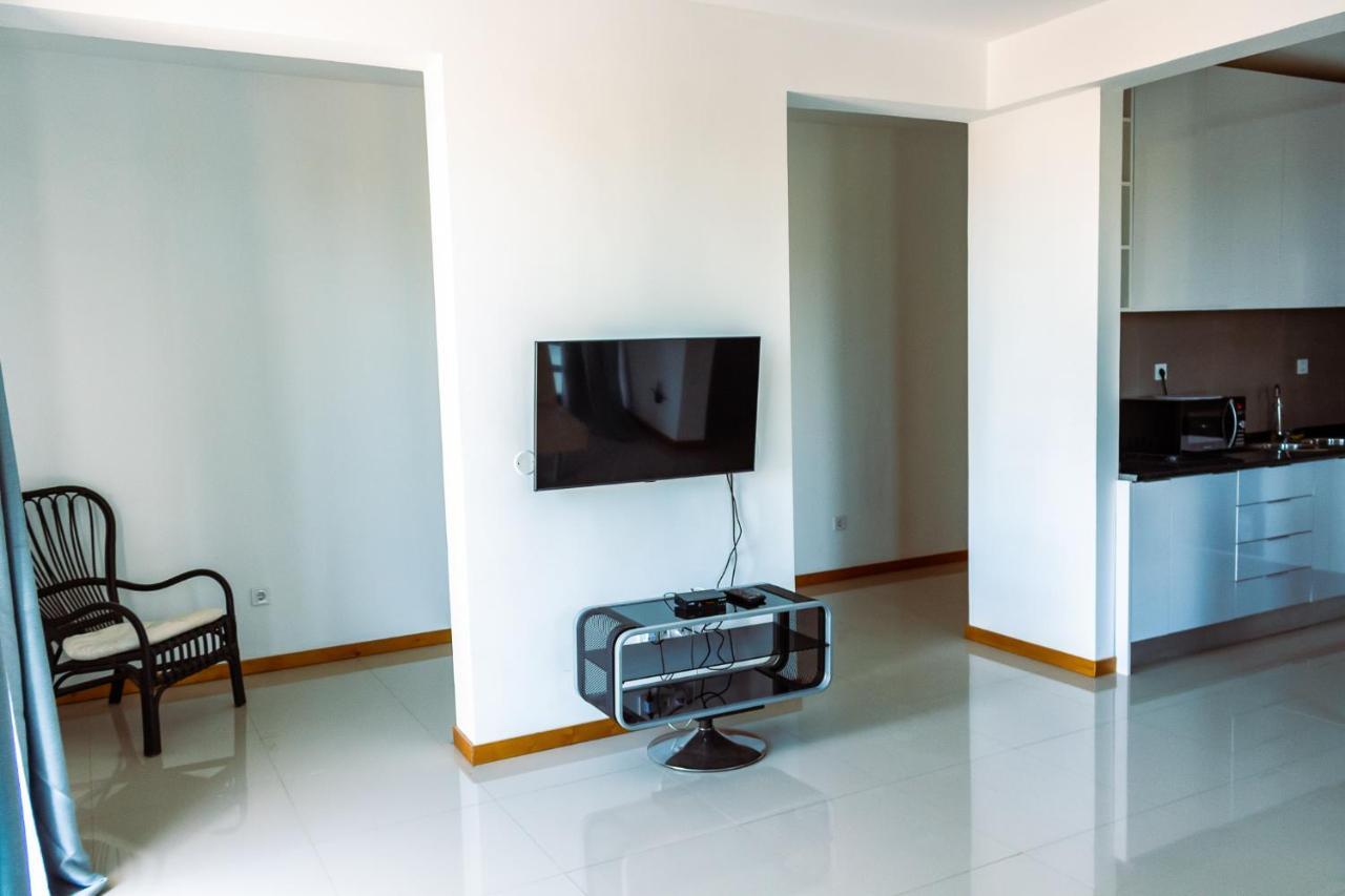 Beautiful And Brand New 2 Bedrooms Apartment/ Magnifico E Novo Apartamento T2 Praia Exterior photo