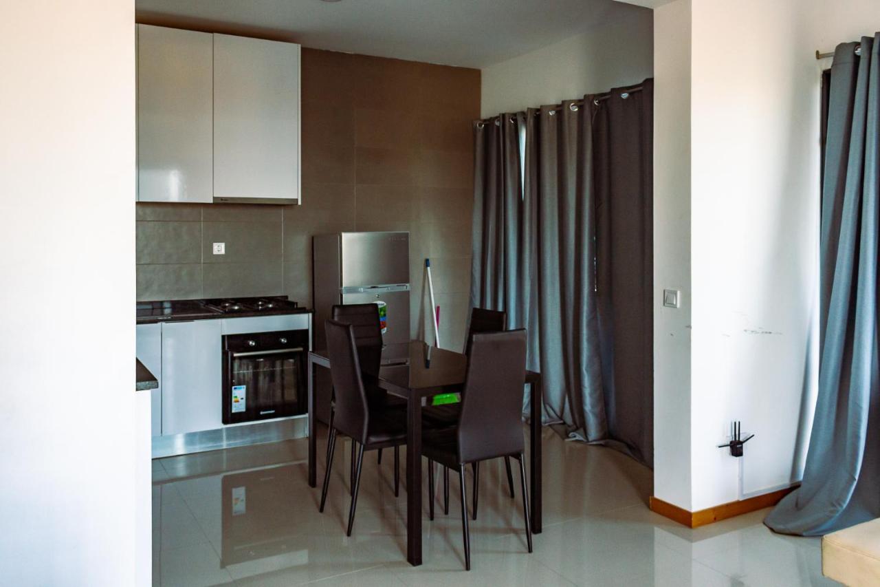 Beautiful And Brand New 2 Bedrooms Apartment/ Magnifico E Novo Apartamento T2 Praia Exterior photo